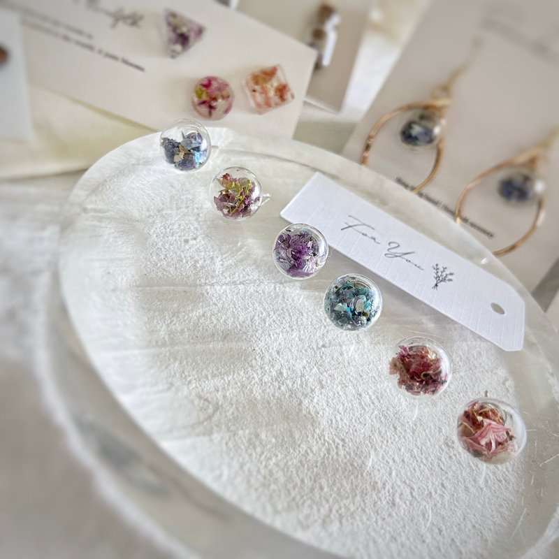 Japanese dried flower glass ball sterling silver earrings - ต่างหู - พืช/ดอกไม้ หลากหลายสี