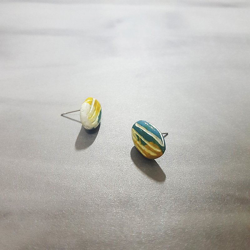 Blue and yellow painted engraving lines / oval hand made earrings / ear ear clips / earrings - ต่างหู - ดินเหนียว หลากหลายสี