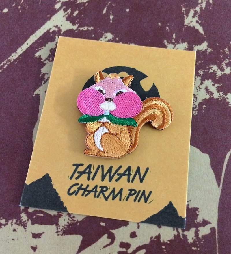 Out-of-print peach mouse/carp pin in stock offer - Badges & Pins - Other Man-Made Fibers Red