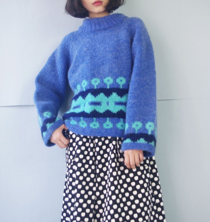 Scandinavian treasure hunt - handmade hand-knit coarse knit sky blue flower sweater - Women's Sweaters - Wool Blue