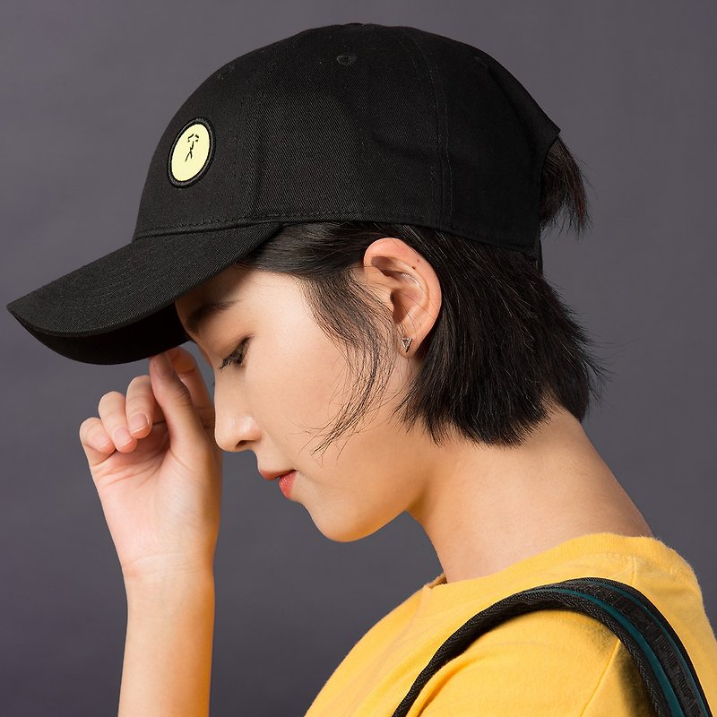 KIITOS Brain Hole Theme Baseball Cap - Black Unhappy Expression - หมวก - ผ้าฝ้าย/ผ้าลินิน สีดำ