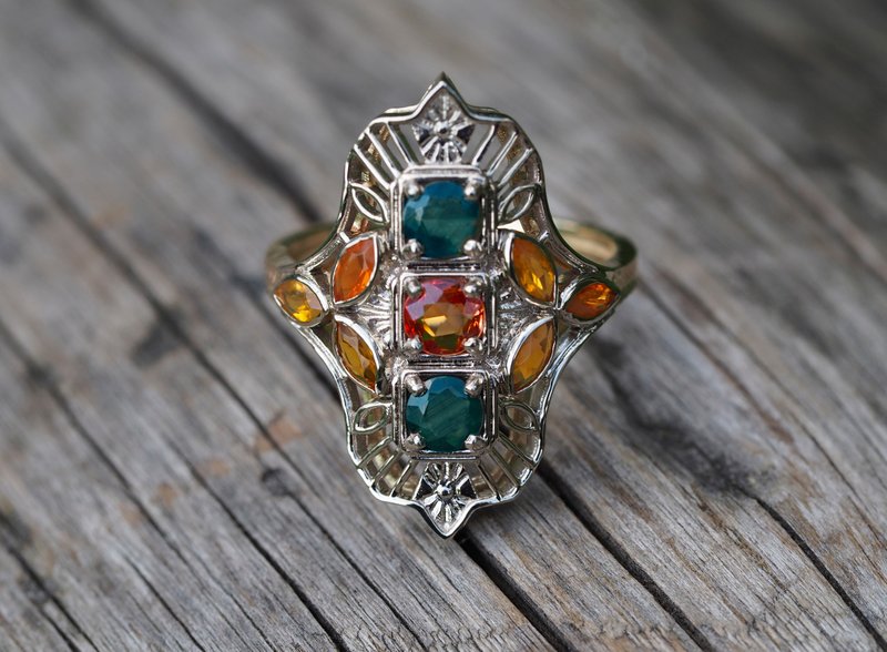 Gold ring with rose cut sapphires and marquise cut opals - 戒指 - 貴金屬 金色