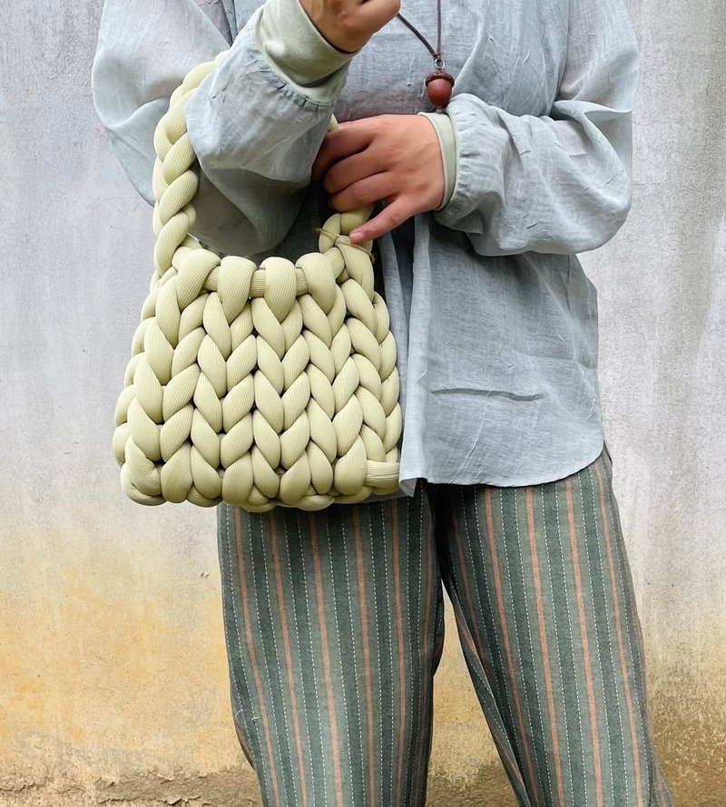 Entity | Zhongli | Summer hand-knitted cool thick line bag can be used as a hand-held shoulder bag Chunky Knit - Knitting / Felted Wool / Cloth - Cotton & Hemp 