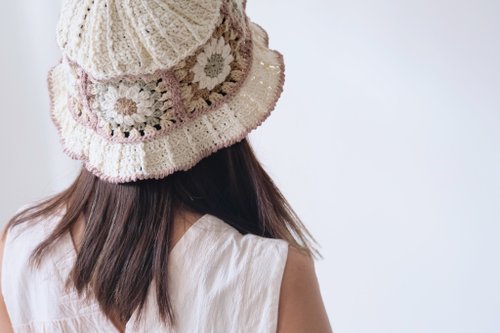 ハンドメイド☺︎春夏コットン☺︎スマイルピースマークお花☺︎夏ハット夏フェス夏帽子 ハンドメイド☺︎春夏コットン☺︎スマイルピースマークお花