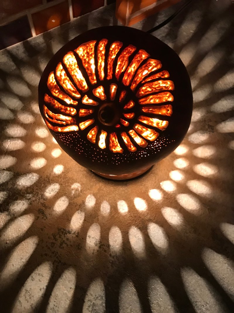 ひょうたんランプ　アンモナイトモチーフ - 燈具/燈飾 - 其他材質 橘色