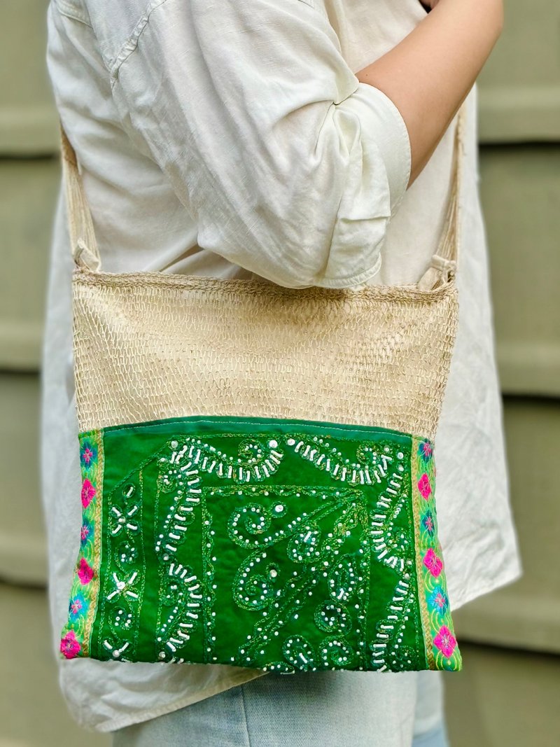 Hand embroidered beaded rattan crossbody bag shoulder bag side backpack handbag crossbody bag - กระเป๋าแมสเซนเจอร์ - ผ้าฝ้าย/ผ้าลินิน สีเขียว