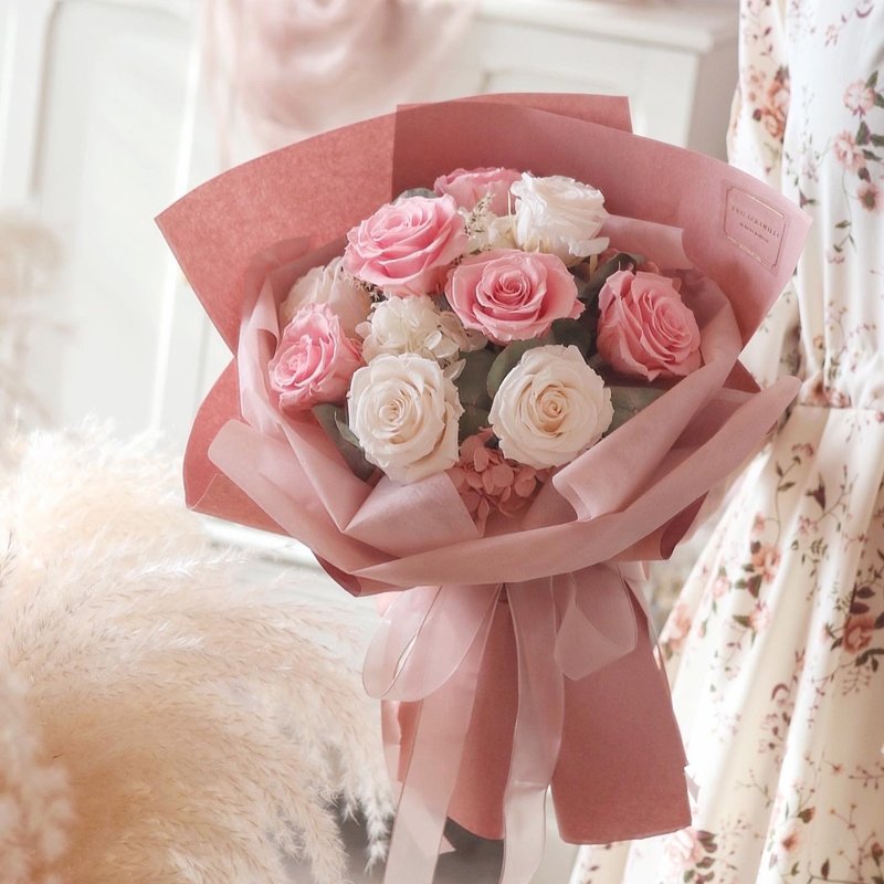 9 immortal big roses Russian style bouquet - bean paste powder white series - ช่อดอกไม้แห้ง - พืช/ดอกไม้ 