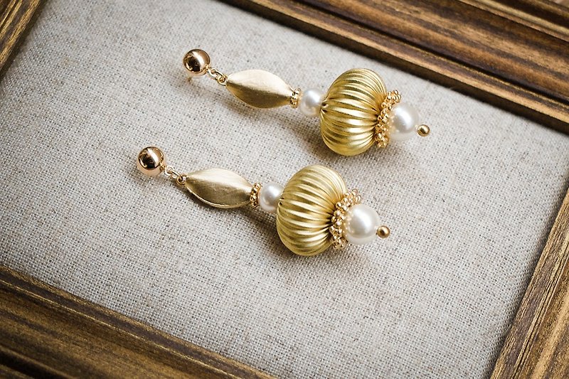 ROPEshop's [flower lantern] earrings ear clips can be changed to clip - Earrings & Clip-ons - Other Metals Gold
