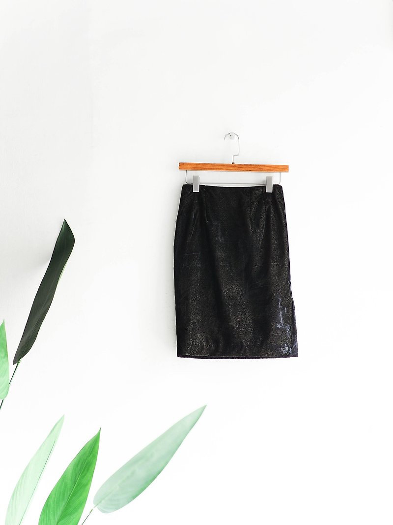 River Water Mountain - Gorgeous Metallic Suede Side Buttoned Rock Girl Cotton Antique Straight Skirt - กระโปรง - เส้นใยสังเคราะห์ สีดำ