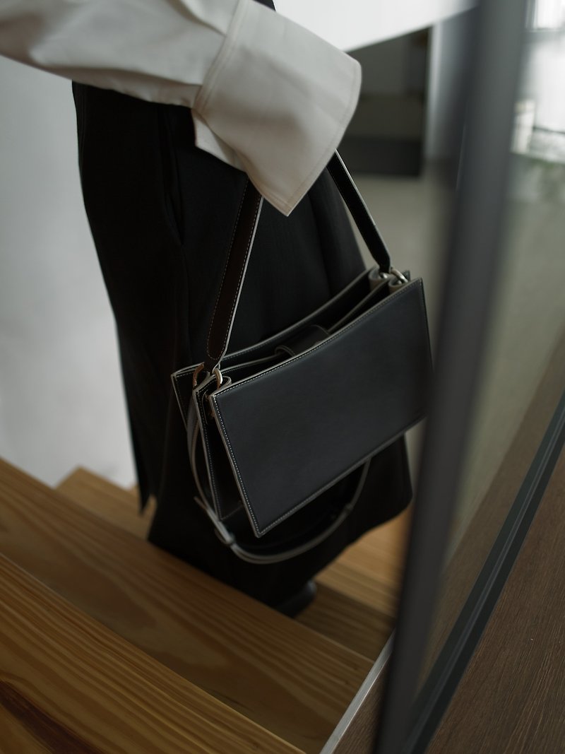 THE WANDER SERIES-BLACK 逗留經典包 義大利 真皮 斜背 肩背 包 - Messenger Bags & Sling Bags - Genuine Leather Black