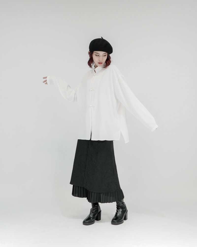 MUKK DESIGN 盤釦立領雪紡襯衫-白 - 女襯衫 - 棉．麻 黑色