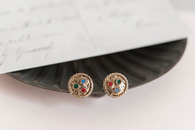 Button Haute Couture Earrings-Shield with Colored Diamonds - ต่างหู - โลหะ หลากหลายสี