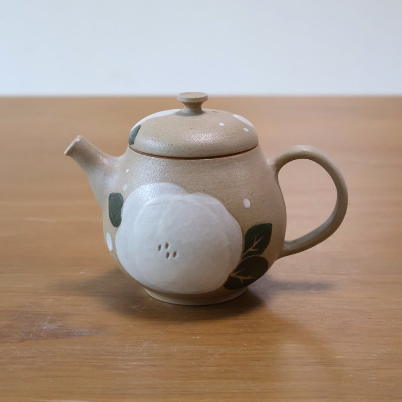 山茶花 手工陶茶壺 - 茶壺/茶杯/茶具 - 陶 卡其色