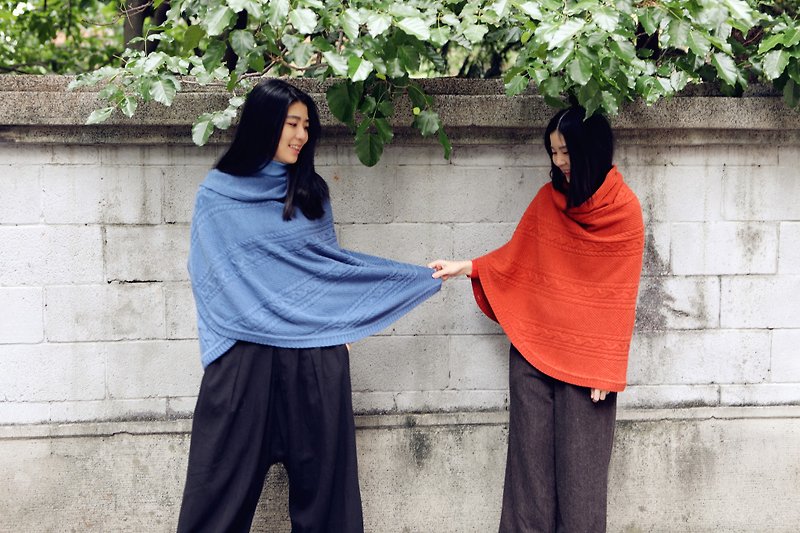 [Tip cloth for winter clothes] original design three-color cashmere wool shawl sweater - สเวตเตอร์ผู้หญิง - ขนแกะ 