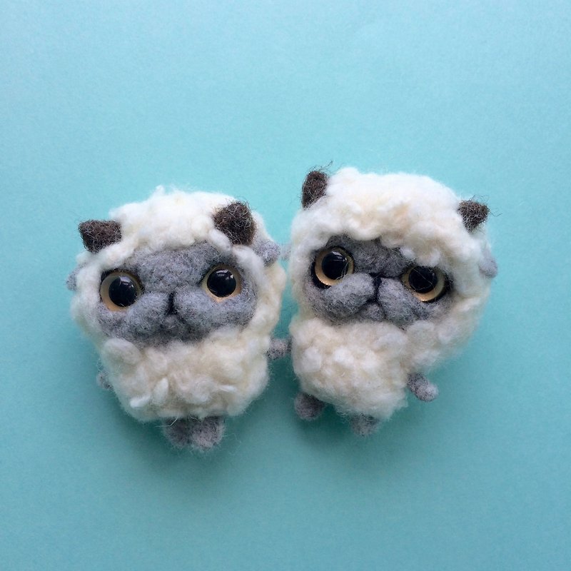 Cang Tsai series wool cat and sheep brooch - Brooches - Wool White