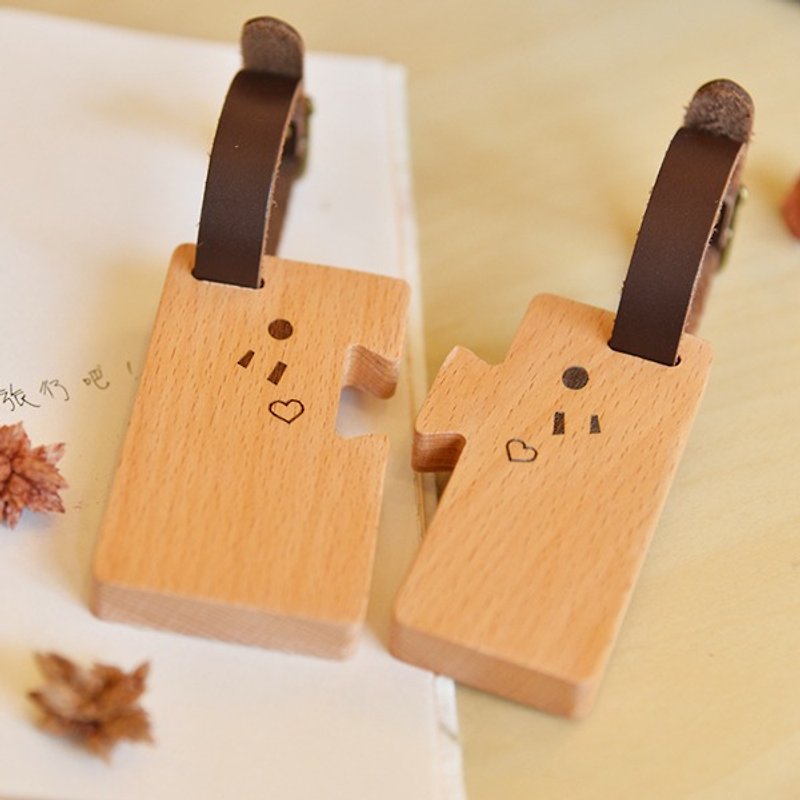 [Valentine's Day Gift] Chirmi Customized Luggage Tag Charm Wedding Couple Style (One Pair) - ที่ห้อยกุญแจ - ไม้ สีนำ้ตาล