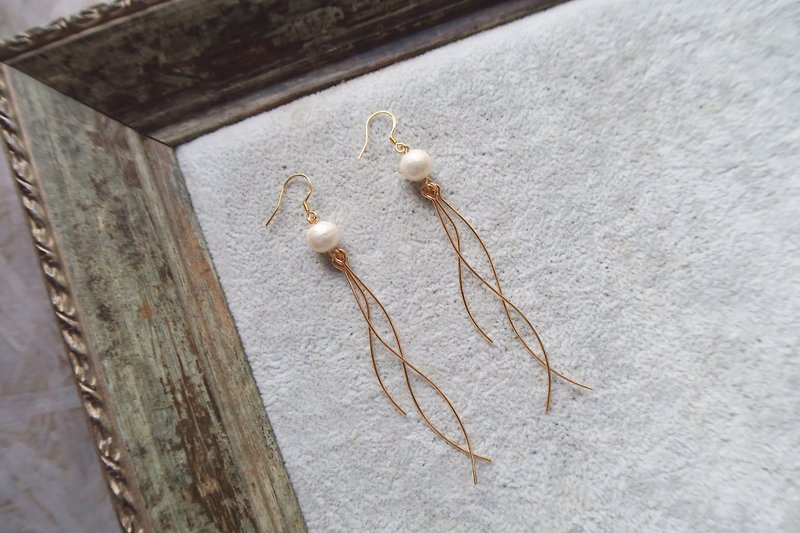 棉珍珠 派對流線耳環 棉花珍珠 - 耳環/耳夾 - 珍珠 白色