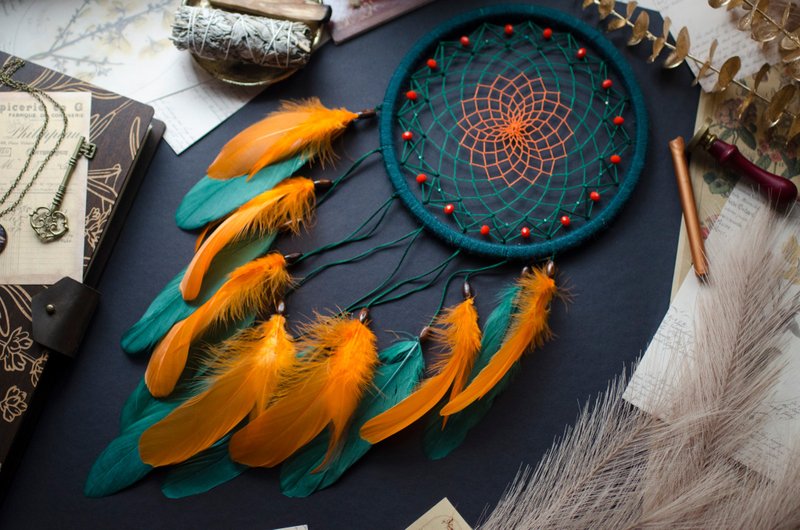 Handmade Green and Orange Dreamcatcher | Boho Wall Decor | Unique Home Decor - ตกแต่งผนัง - งานปัก สีแดง