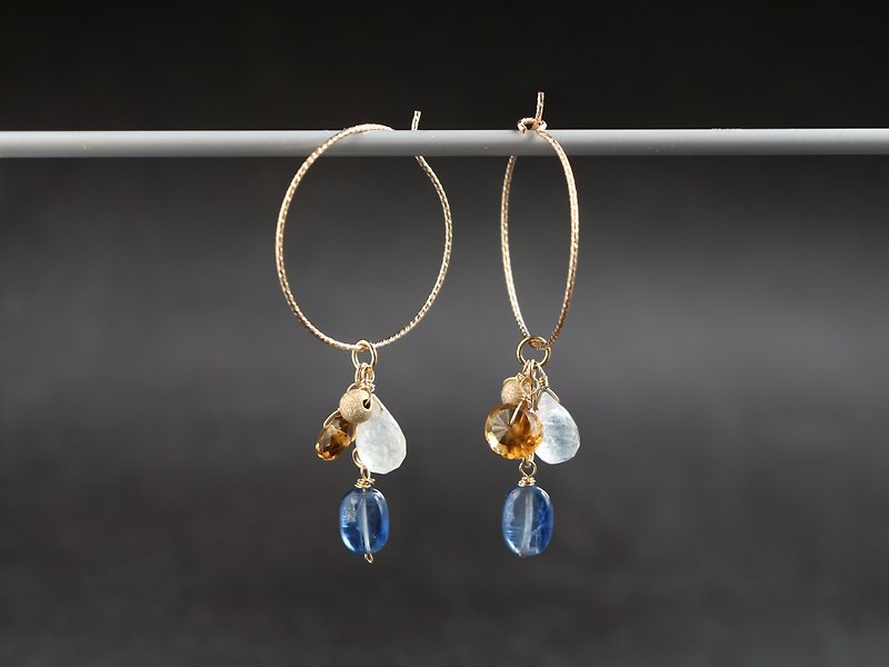 14kgf- Autumnal scenery hoop pierced earrings/can change to clip-on - ต่างหู - โลหะ สีน้ำเงิน