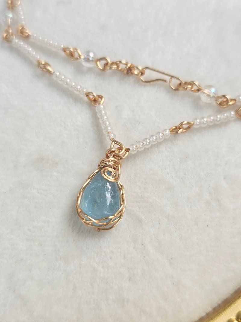 Handcrafted Aquamarine Natural Stone Beaded Necklace - สร้อยคอ - ทองแดงทองเหลือง สีน้ำเงิน