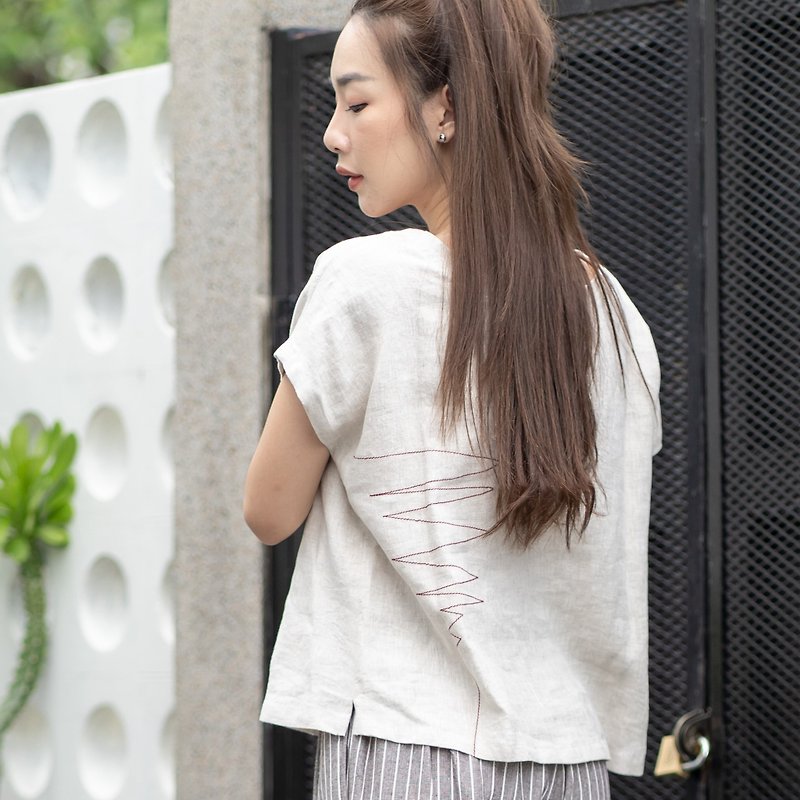 Natural Linen Top with Red Hand Stitching Minimal Top Simple Top - Natural - 女裝 上衣 - 亞麻 白色