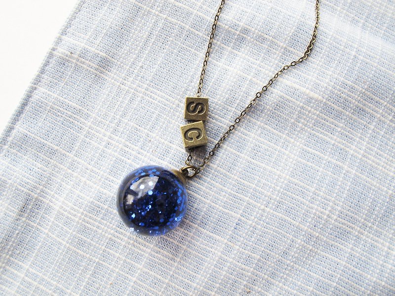 ＊Rosy Garden＊Blue glitter water inside glass ball necklace with custom made letter charm - Chokers - Glass Blue