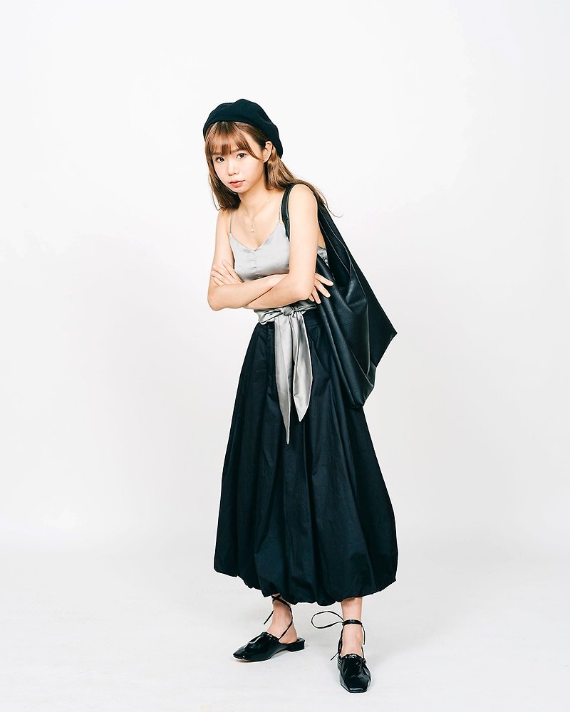 Black pleated skirt with suspenders - Shop aiclo-hk Skirts - Pinkoi