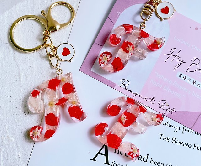 Wholesale Dried Flower Initial Keychain - Resin Letter Keychain