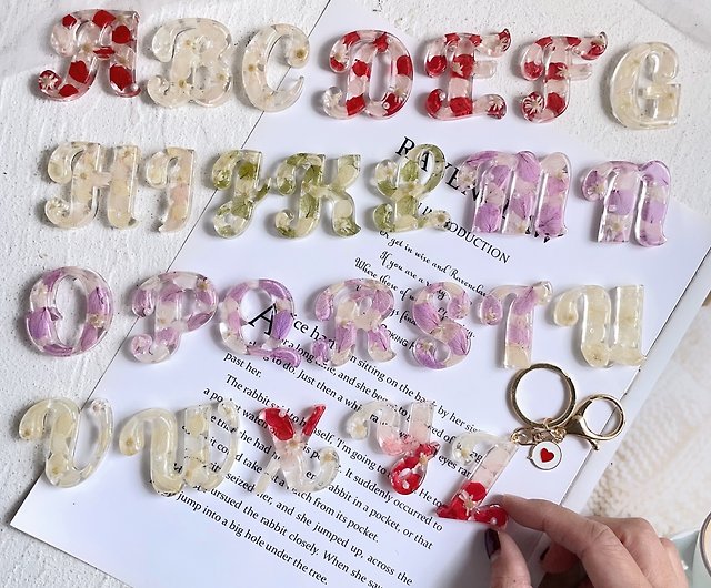Pressed Flower Letter Keychains, Resin Alphabet Letters