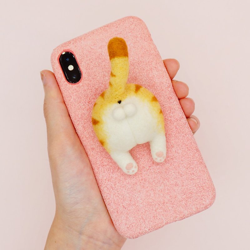 Needle Felting Tabby Cat Butt Wool Feltart Tiger Cat Ass Phone Case Phone Cover - เคส/ซองมือถือ - ขนแกะ สีเหลือง