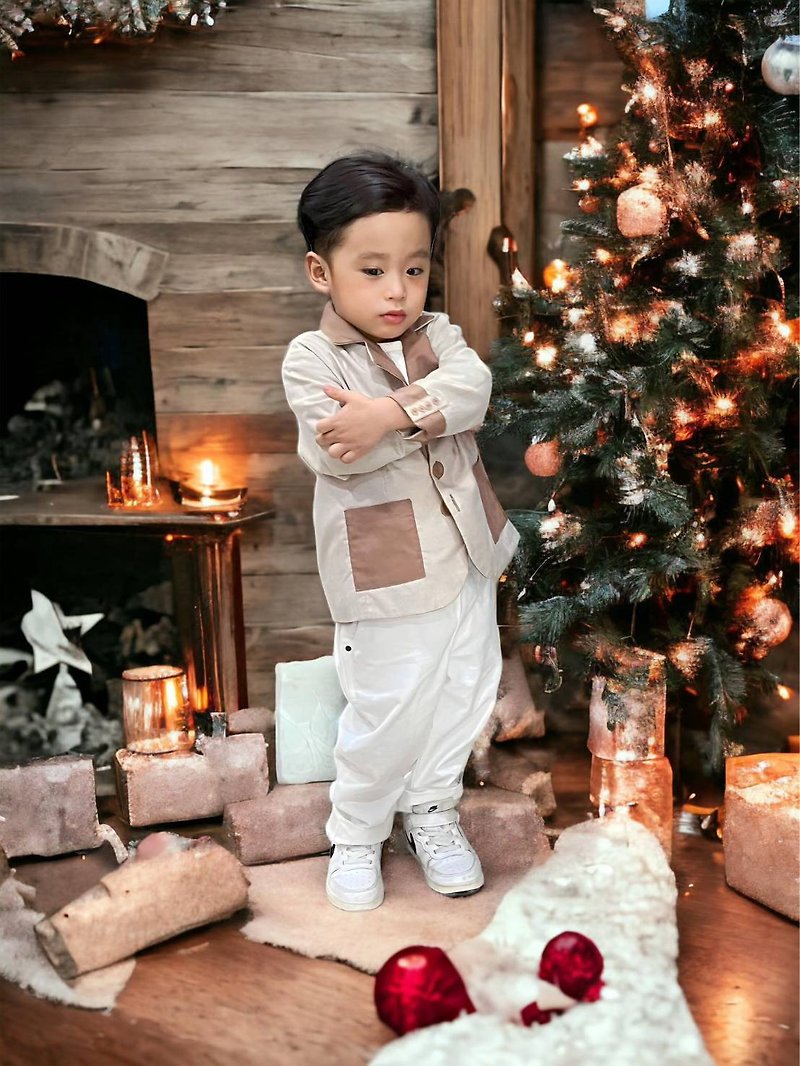 A specially designed suit that can be worn on both sides and can be worn by both - Kids' Dresses - Cotton & Hemp Brown
