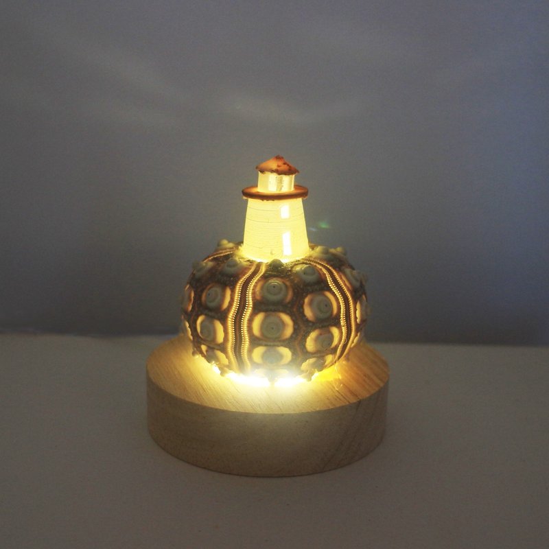 Slow wind of simmer night – shell lamp - ของวางตกแต่ง - ไม้ สีเทา