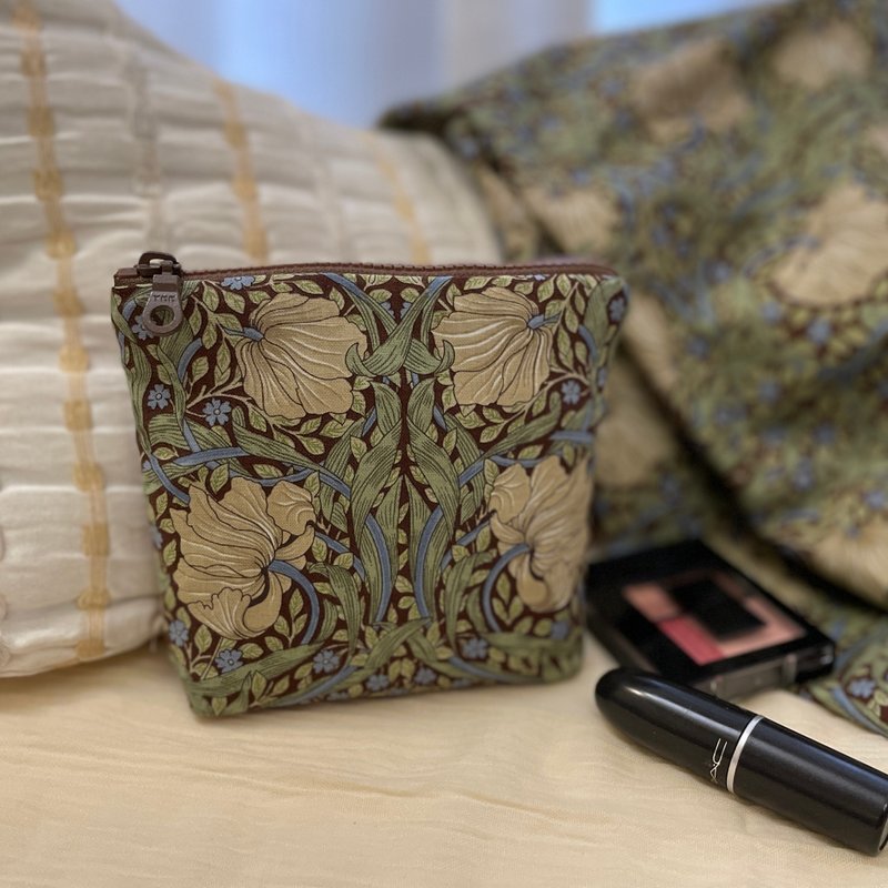 [Purple Piper Series] Ready Stock/Flower Pure Cotton Zipper Bag/Cosmetic Bag/William Morris - กระเป๋าเครื่องสำอาง - วัสดุอื่นๆ สีเขียว