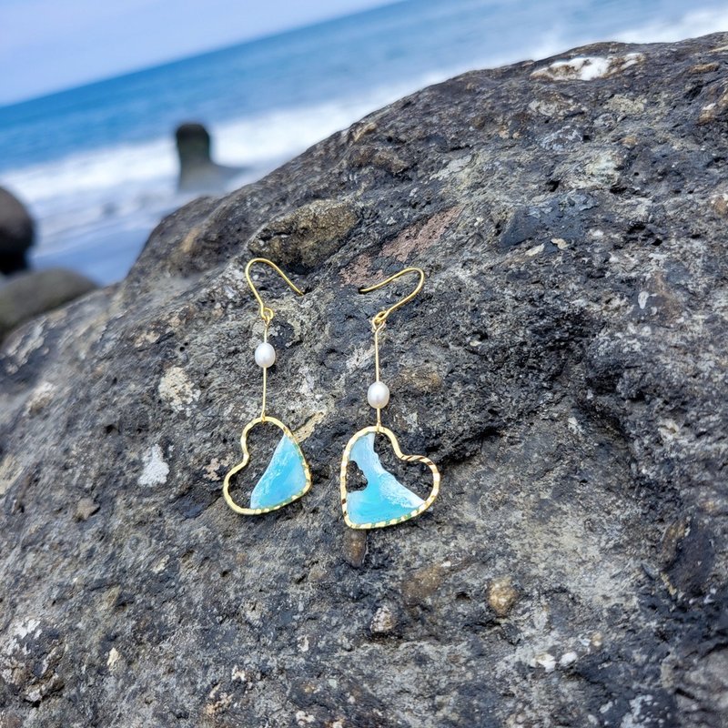 Heart Wave Earrings Resin Personalized Ocean Style - Earrings & Clip-ons - Resin Blue