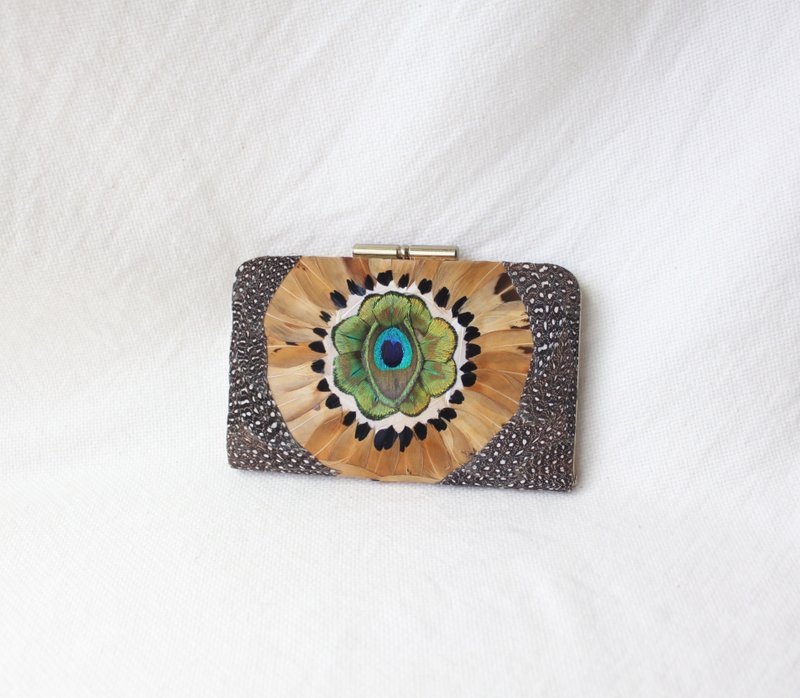 FOAK vintage handmade peacock feather antique gold coin purse - กระเป๋าใส่เหรียญ - วัสดุอื่นๆ 