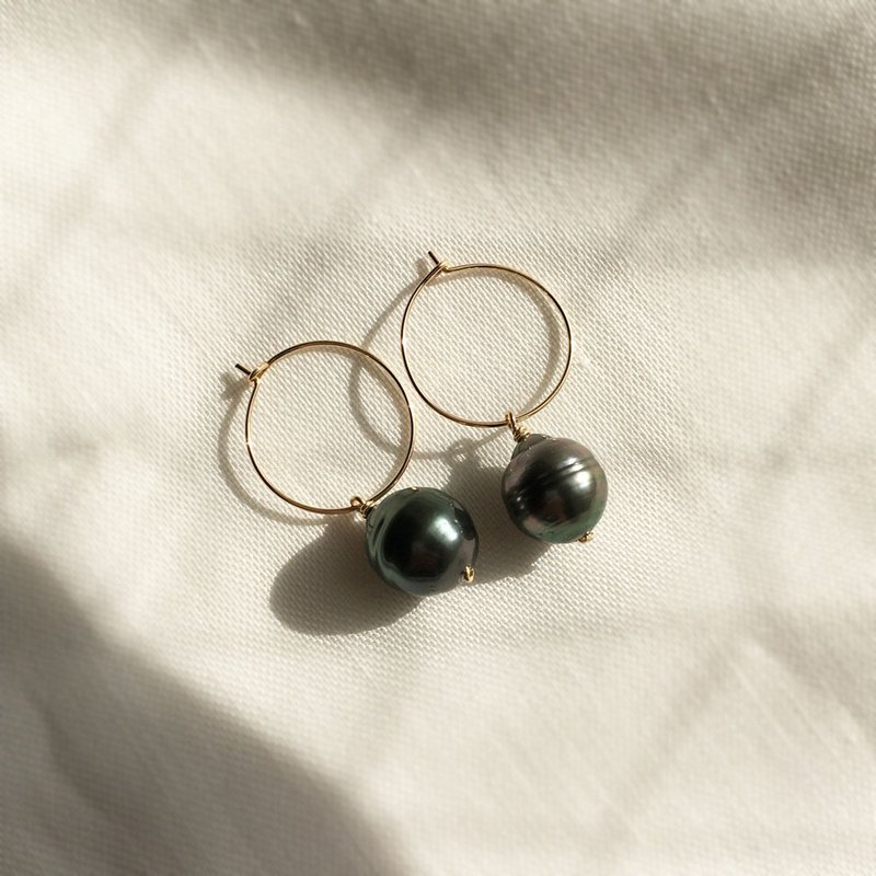 K14GF Tahitian Pearl Earrings - 耳環/耳夾/耳骨夾 - 珍珠 黑色