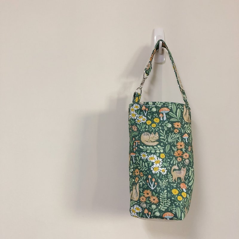 [Snowflake Pear] Cat Mushroom Drink Bag/Walking Bag/Eco-friendly Cup Bag - Other - Cotton & Hemp Multicolor