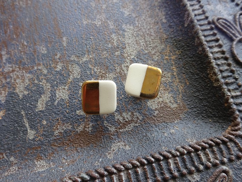 Gold square twin color earrings / earrings / white - Earrings & Clip-ons - Pottery White