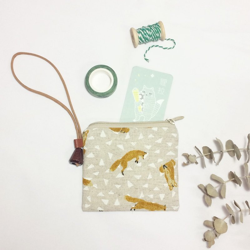 Beast pull ◇ wallet coin purse ◇ small fox. (With removable hand rope, two-color optional) leisure card / card / small material storage / business card holder / key bag / purse / fox / small wallet - Coin Purses - Cotton & Hemp White