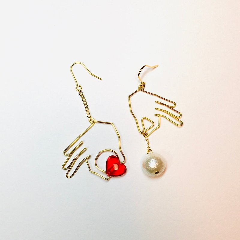 Pinch heart for both ears (red) Hanging cotton pearl - Earrings & Clip-ons - Copper & Brass Multicolor