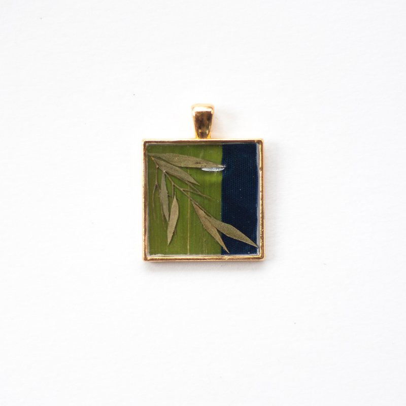 Bamboo impression _ 001 _ the only original metal and resin base 28mm gold pendants _ _ small square painting using plant flowers _ Sterling silver jewelry _ connecting deduction and fine qualities cortex chain - Necklaces - Plants & Flowers Green