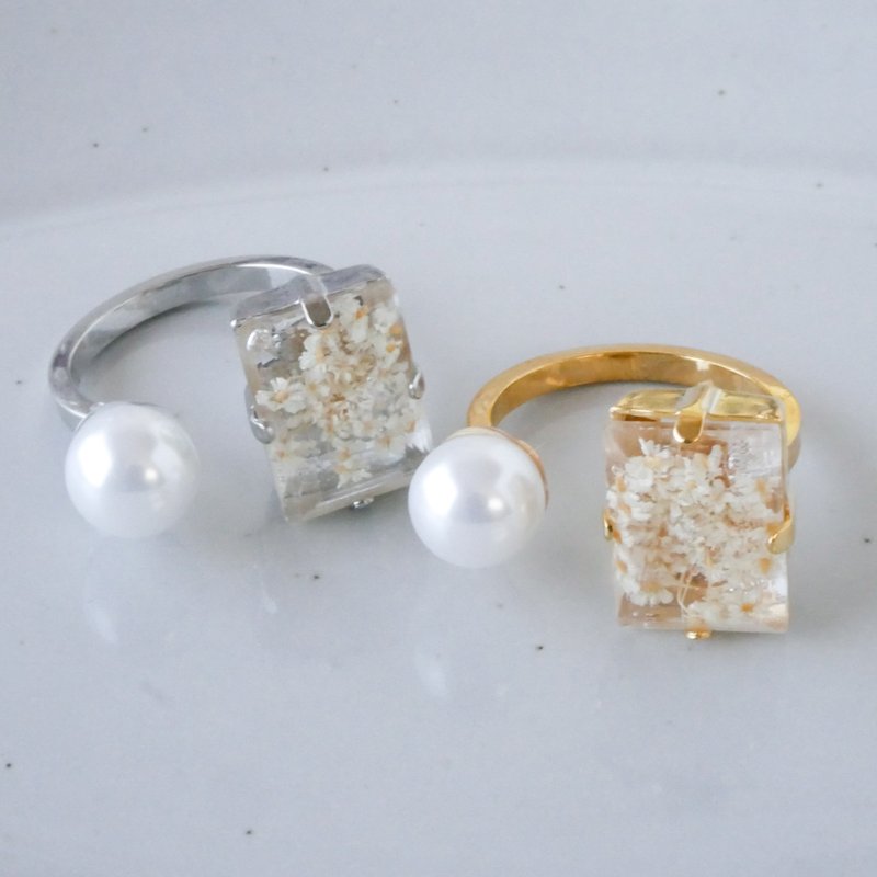 レースフラワーのドライフラワーが入ったお花リング・フォークリング/13号フリーサイズ - 戒指 - 水晶 金色