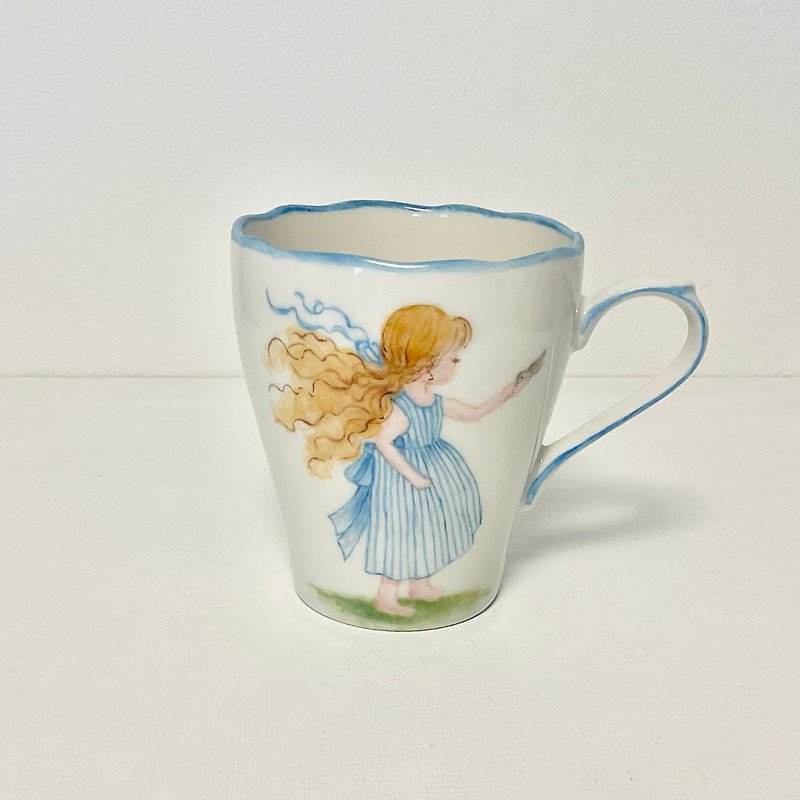 Hand-painted summer girl mug - แก้วมัค/แก้วกาแฟ - เครื่องลายคราม ขาว