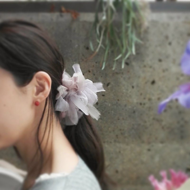 彩る咲き編みシュシュ～Office / Flower ChouChou/ Scrunchie -Office - 髮飾 - 棉．麻 灰色