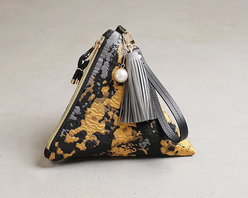 Black Swan triangular clutch pouch bag - 化妝袋/收納袋 - 其他材質 黃色