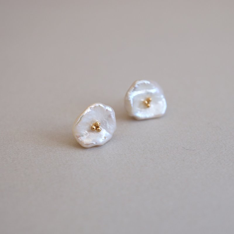 14kgf Freshwater Pearl Earrings - ต่างหู - ไข่มุก ขาว