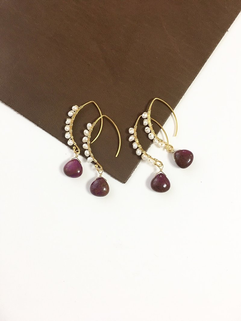 Alunite and Pearl Hook-earring - ピアス・イヤリング - 石 レッド