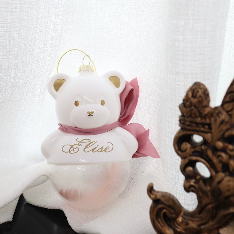 Customized cute bear Christmas ball pink pendant with English calligraphy - ของวางตกแต่ง - แก้ว สึชมพู