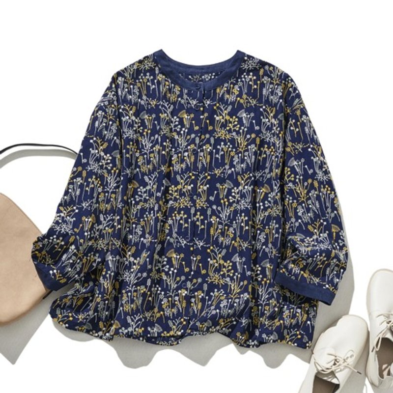 Eye-catching all-over embroidered cardigan Cotton Linen top Navy blue 240912-2 - เสื้อผู้หญิง - ผ้าฝ้าย/ผ้าลินิน 