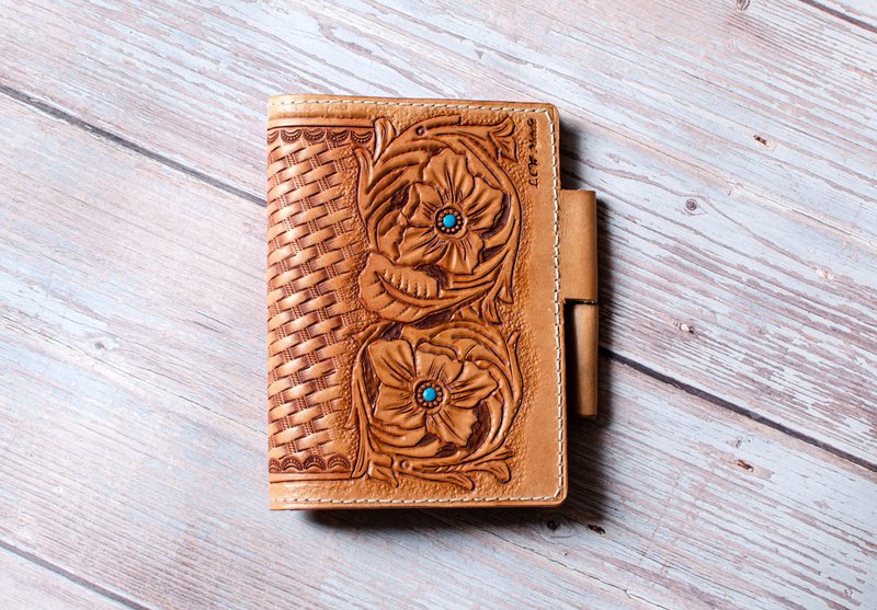 [Handmade] Tangcao handmade leather carving passport cover (American fat vegetable tanning) - ที่เก็บพาสปอร์ต - หนังแท้ สีส้ม